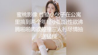 KTV女厕偷拍碎花裙美女的小嫩B